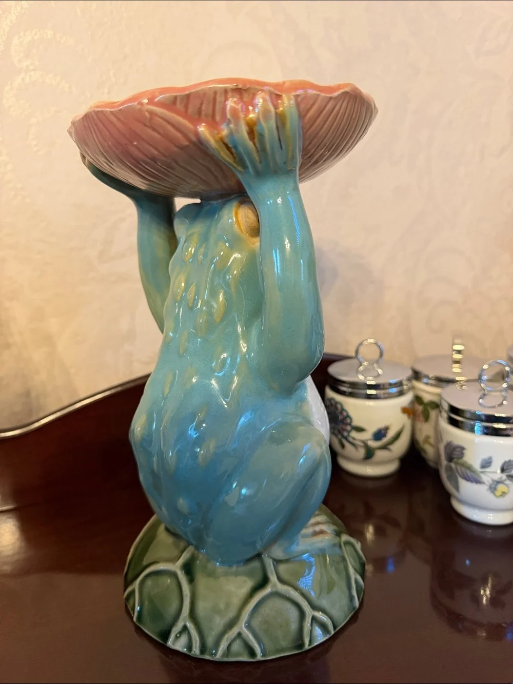 Vintage ceramic frog dish